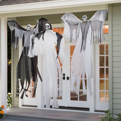 Knitting Grandma Skeleton Idea - Haunted House Entrance Ideas ...
