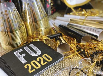 Celebrate New Year&#039;s Eve with a Spirited Dinner Party | Party City